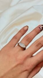 Gümüş Renk Taşlı Çelik Yüzük